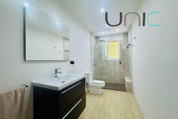 Resale - Villa - Albir