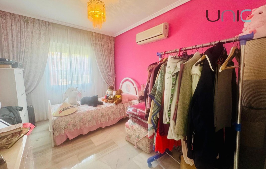 Resale - Villa - Albir