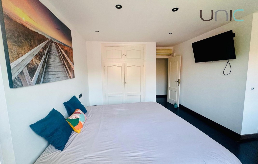 Resale - Villa - Albir