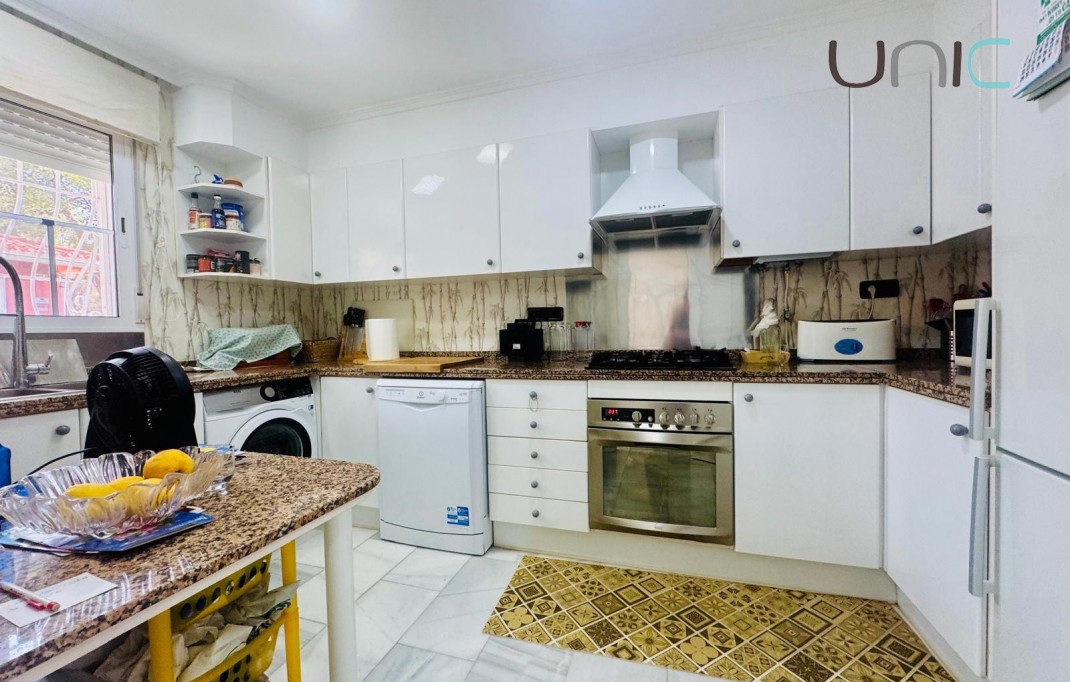 Resale - Villa - Albir
