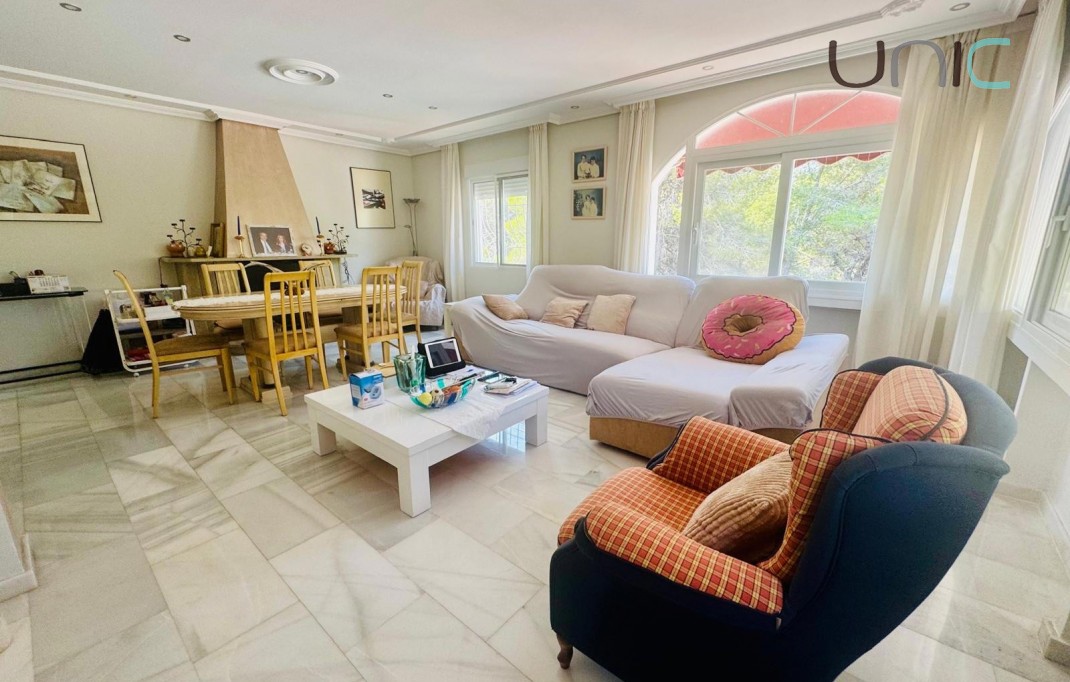 Resale - Villa - Albir