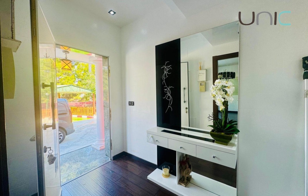 Resale - Villa - Albir