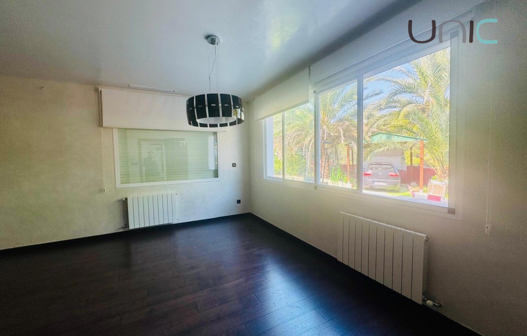 Resale - Villa - Albir