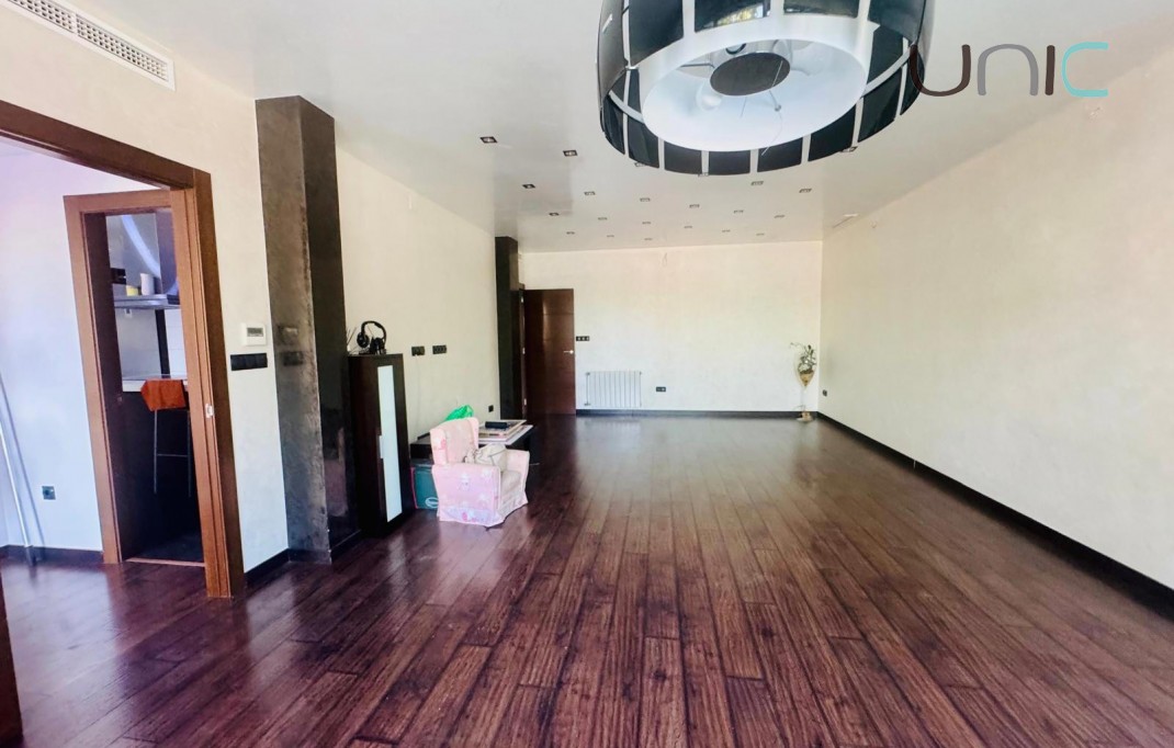 Resale - Villa - Albir