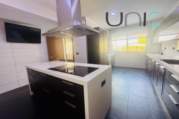 Resale - Villa - Albir