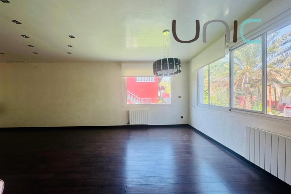 Resale - Villa - Albir