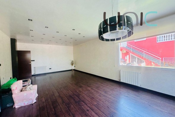 Resale - Villa - Albir