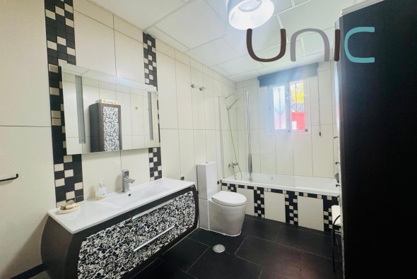 Resale - Villa - Albir