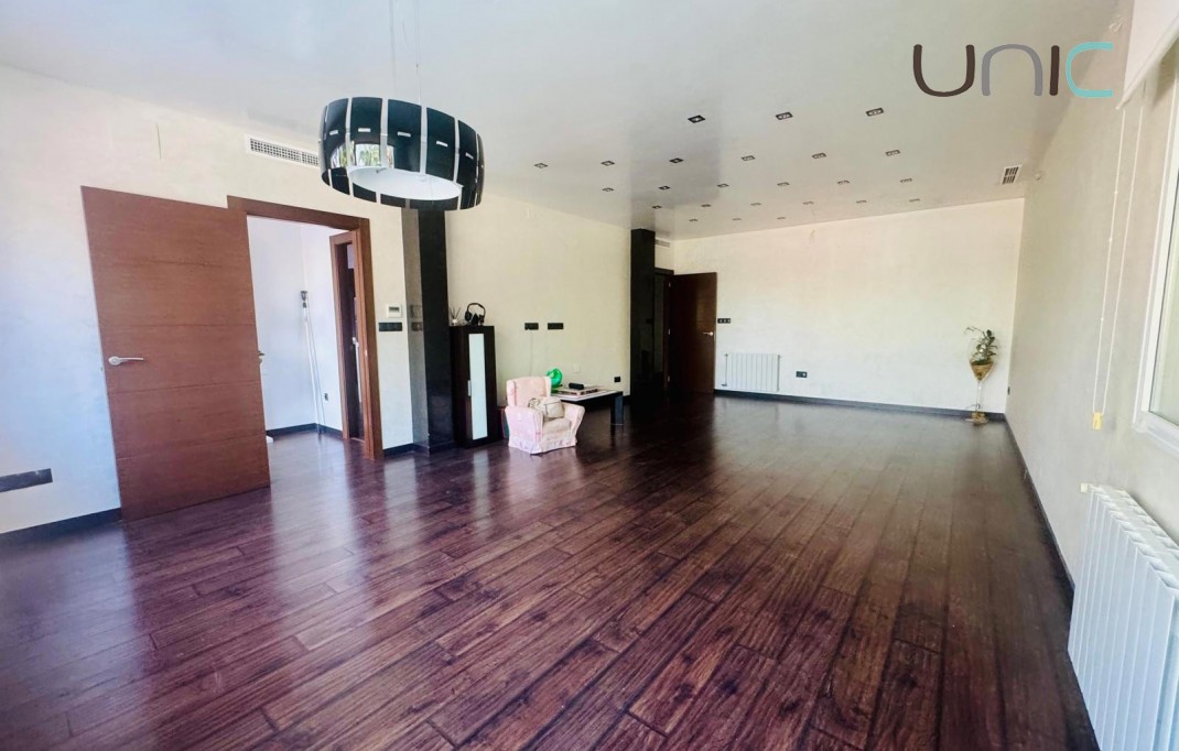 Resale - Villa - Albir