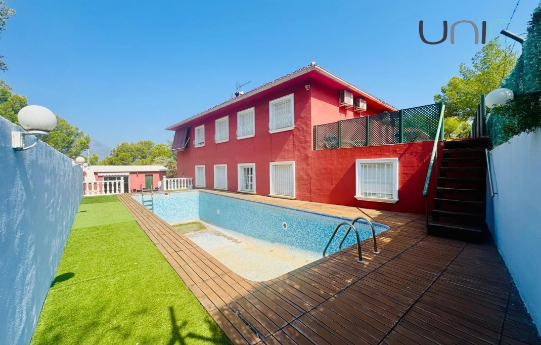 Resale - Villa - Albir