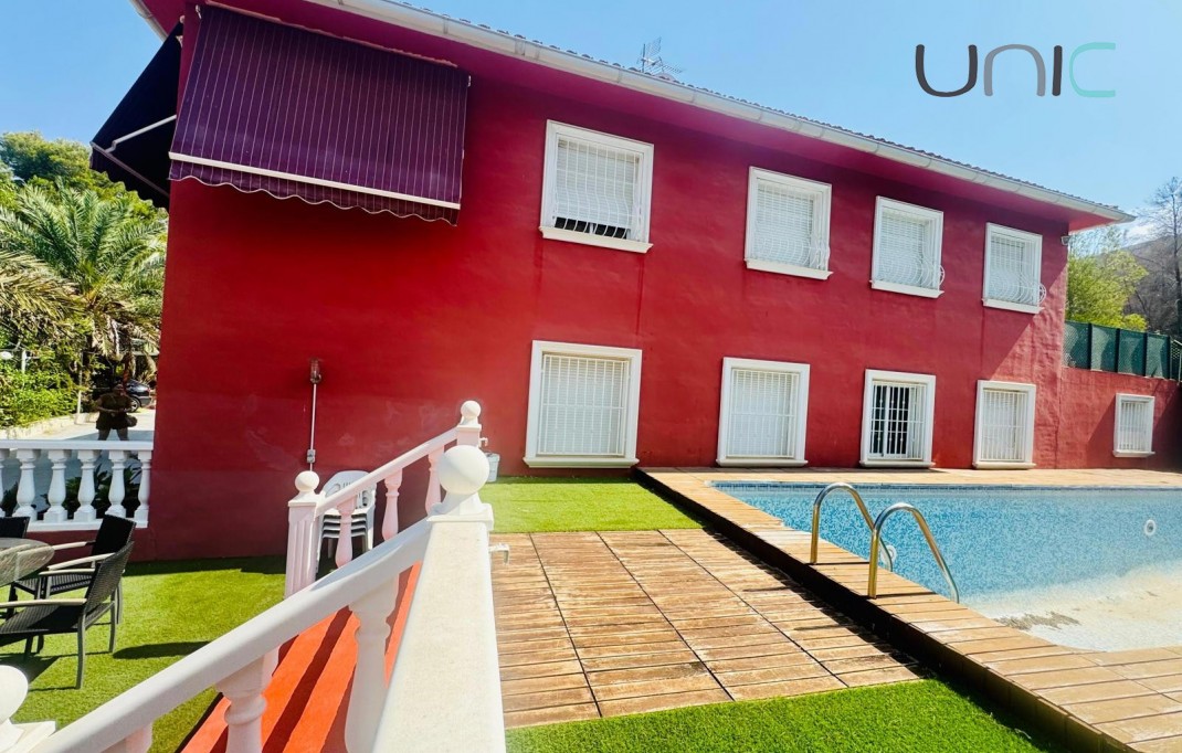 Resale - Villa - Albir