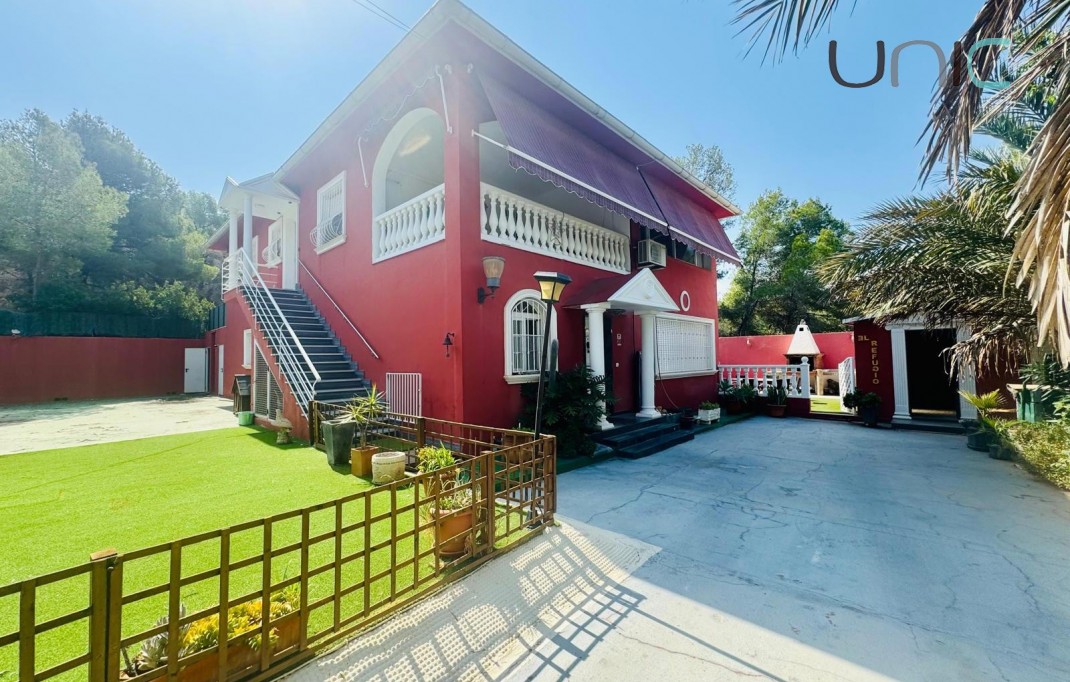 Resale - Villa - Albir