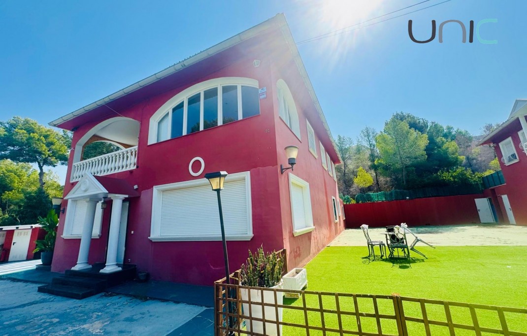 Resale - Villa - Albir