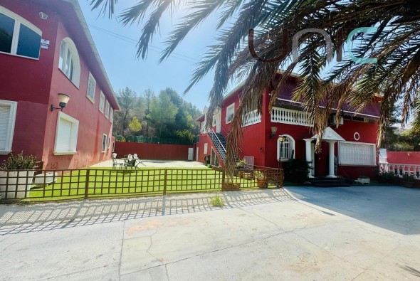 Resale - Villa - Albir