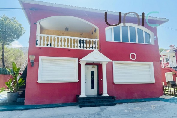 Resale - Villa - Albir
