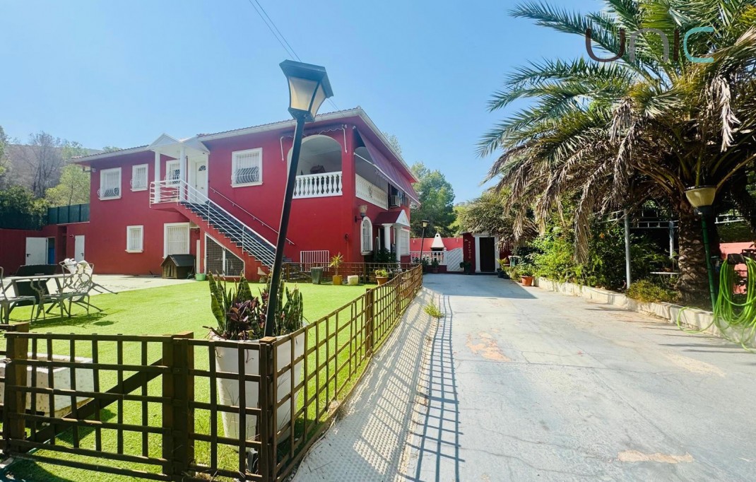 Resale - Villa - Albir