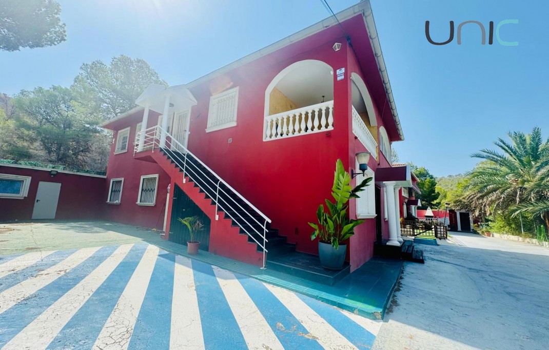 Resale - Villa - Albir