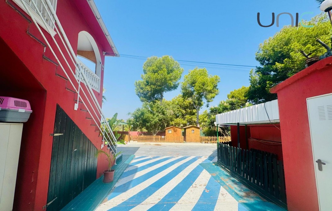 Resale - Villa - Albir