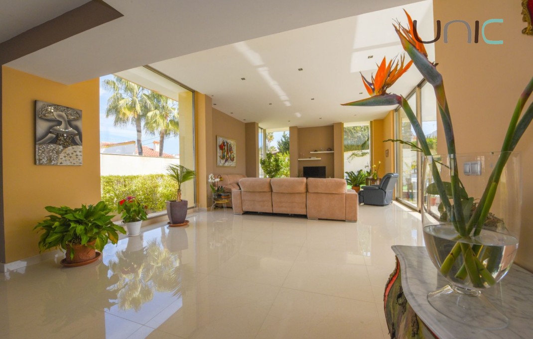 Venta - Villa - Albir