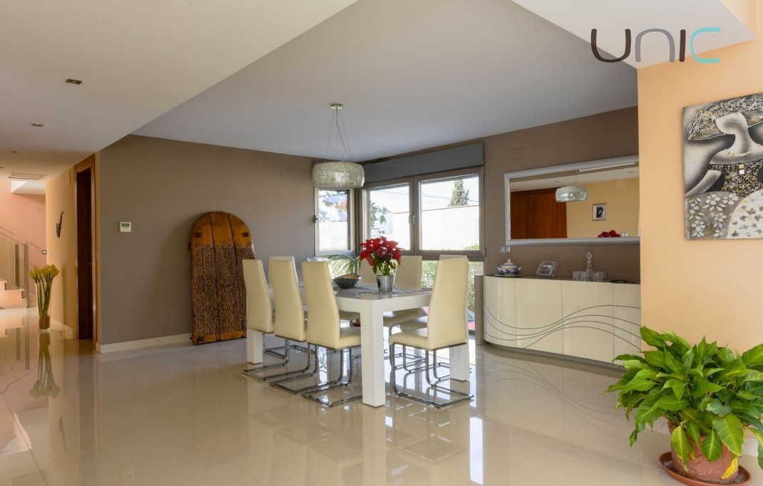 Venta - Villa - Albir