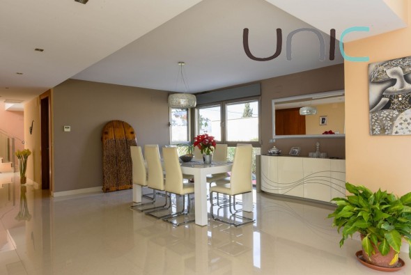 Venta - Villa - Albir