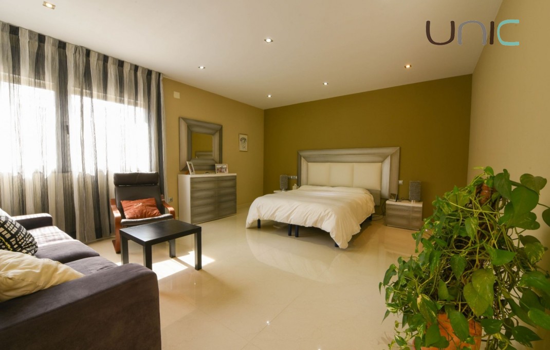 Venta - Villa - Albir