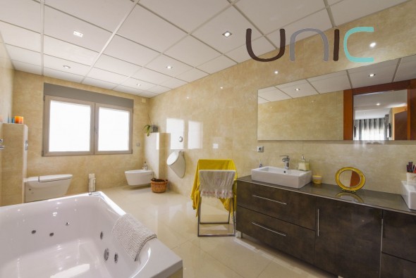 Venta - Villa - Albir