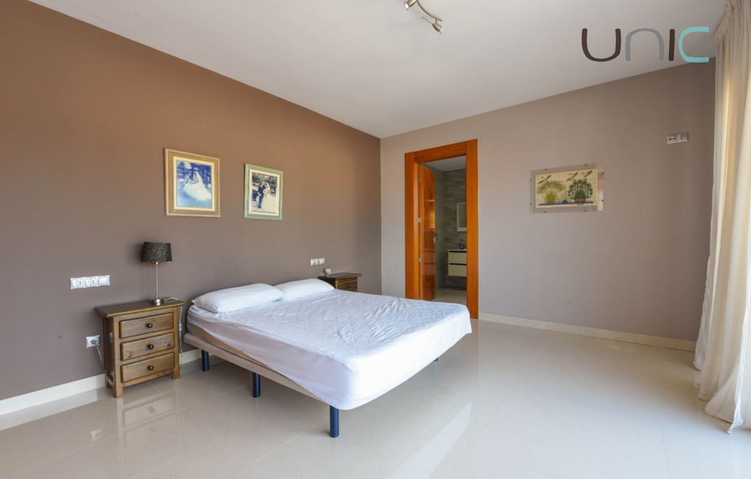 Venta - Villa - Albir