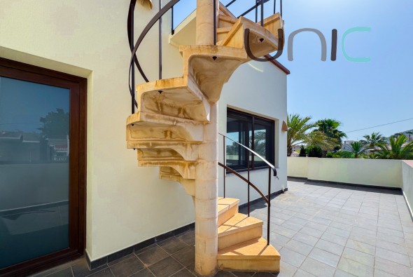 Venta - Villa - Albir