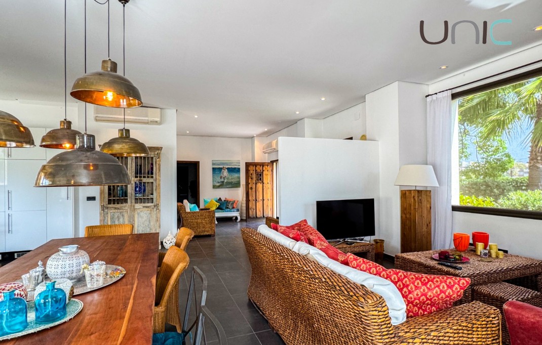 Venta - Villa - Albir