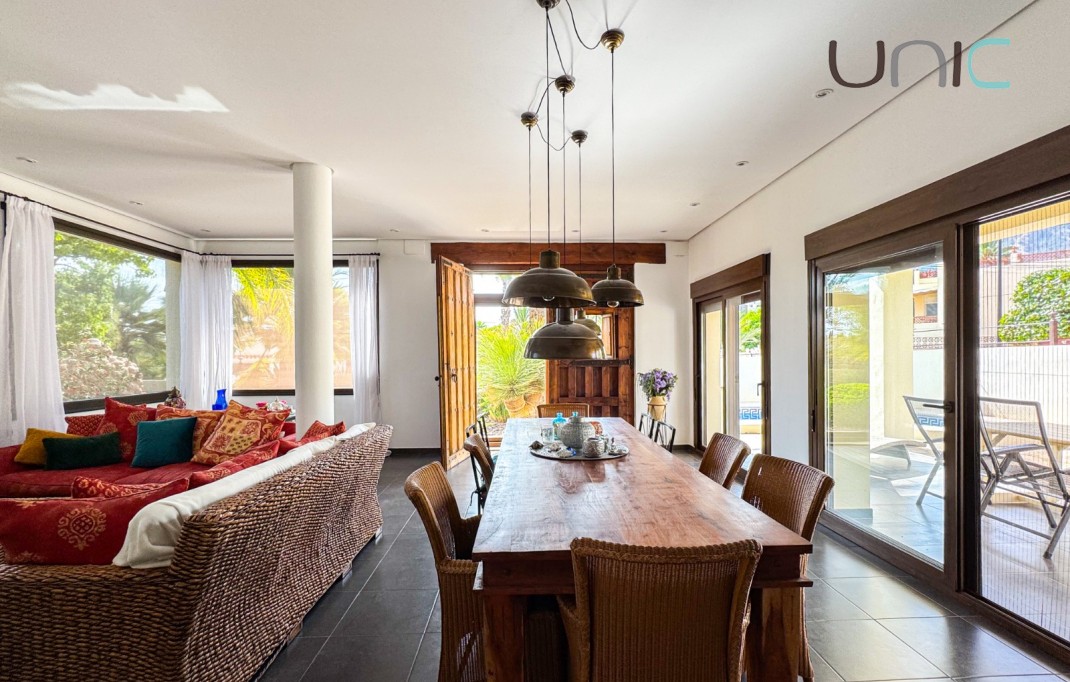 Venta - Villa - Albir