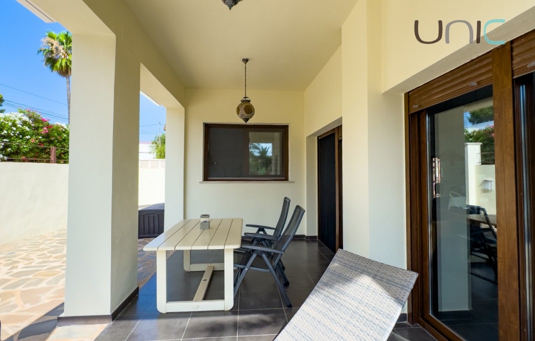 Venta - Villa - Albir