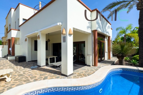 Venta - Villa - Albir