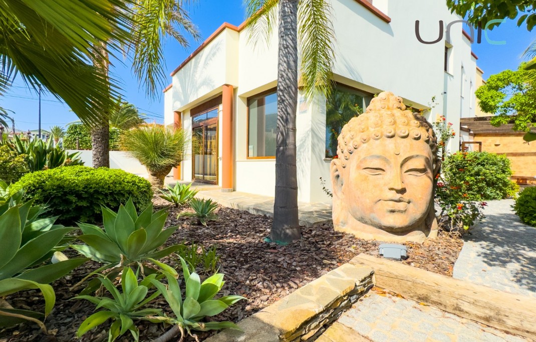 Venta - Villa - Albir