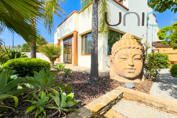 Venta - Villa - Albir