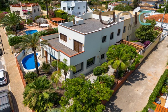 Venta - Villa - Albir