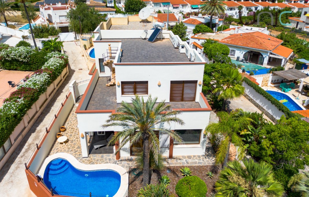 Venta - Villa - Albir