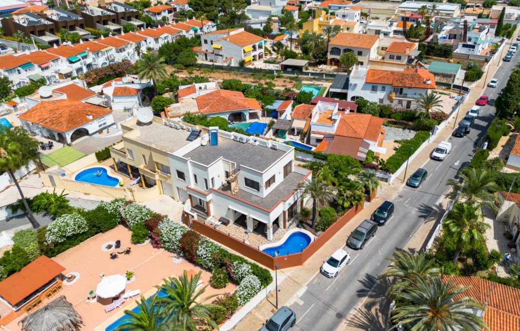 Venta - Villa - Albir