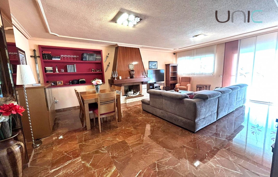 Resale - Villa - Benidorm