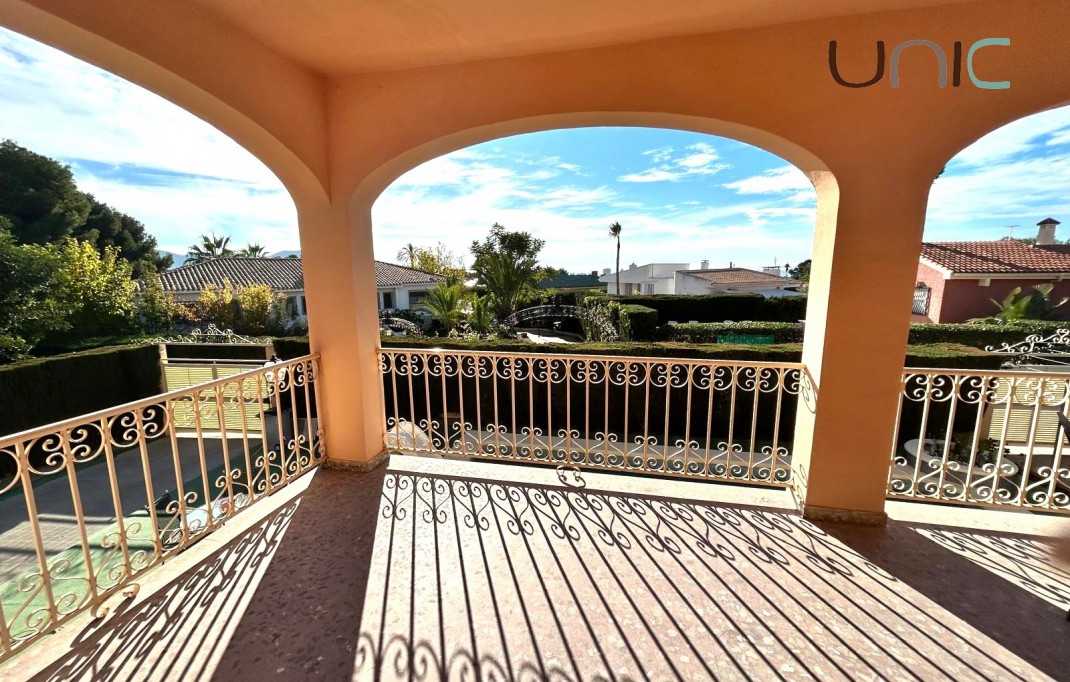 Resale - Villa - Benidorm