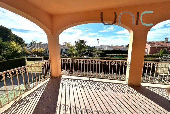 Resale - Villa - Benidorm