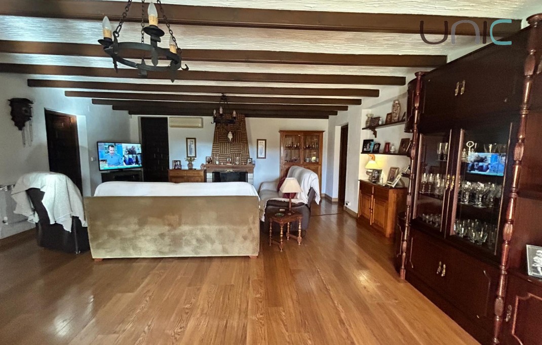 Resale - Villa - Benidorm