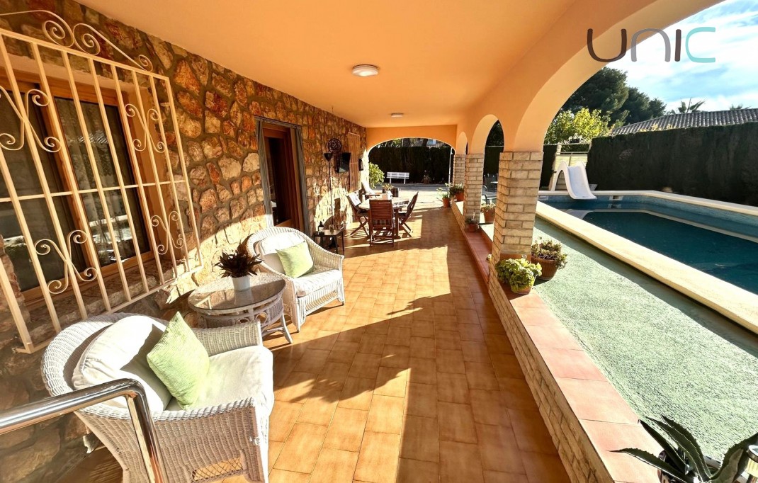 Resale - Villa - Benidorm