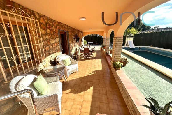 Resale - Villa - Benidorm