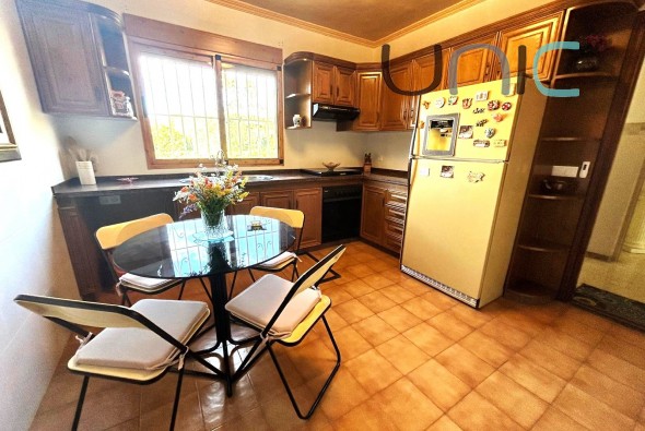 Resale - Villa - Benidorm