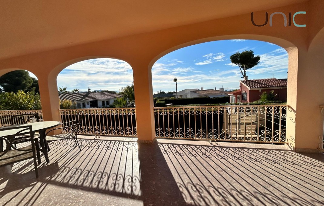 Resale - Villa - Benidorm