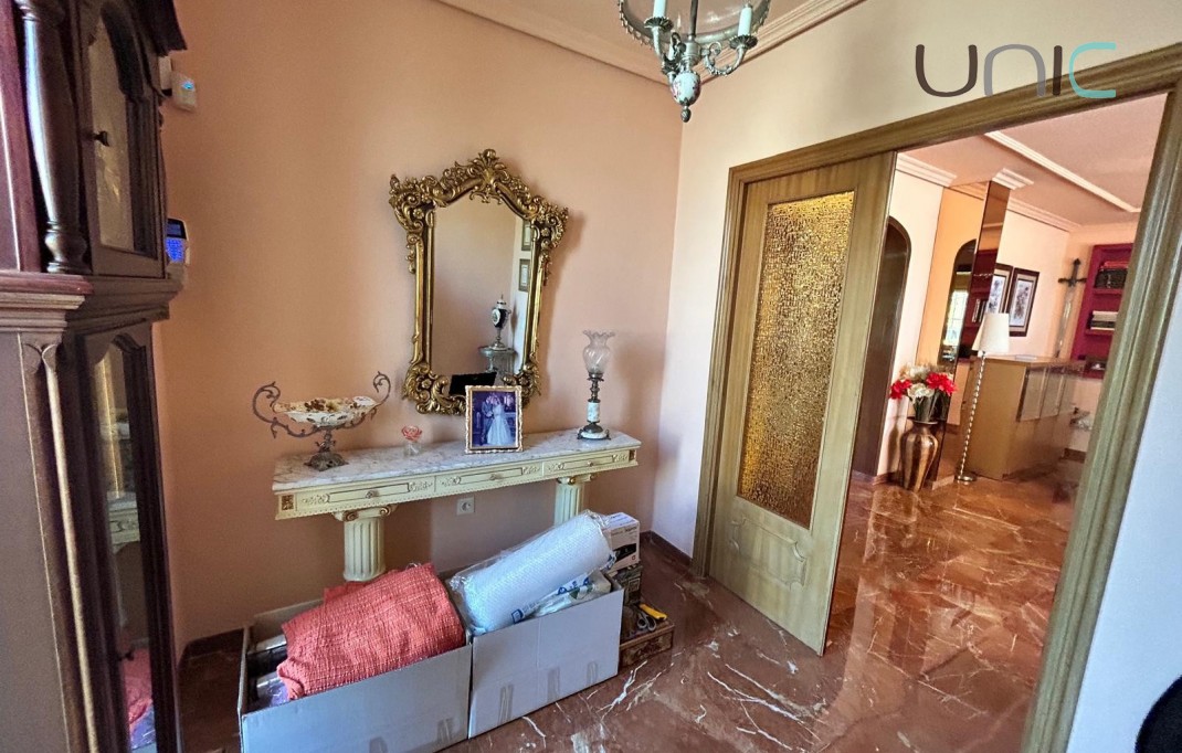 Resale - Villa - Benidorm