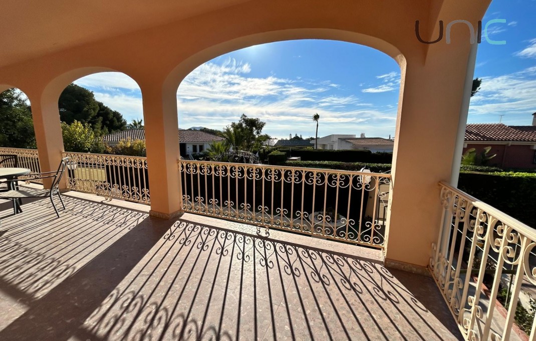 Resale - Villa - Benidorm