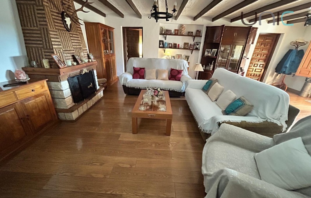 Resale - Villa - Benidorm