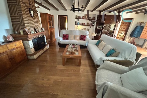 Resale - Villa - Benidorm